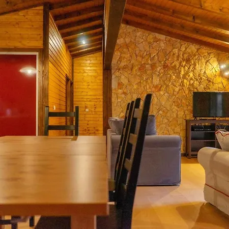 Chalé Charming Chalet In Branca With Shared Pool